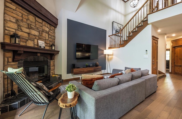 Les Manoirs- Tremblant back to Golf le Géant Completely renovated