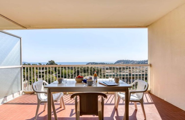 Les Mimosas by Interhome
