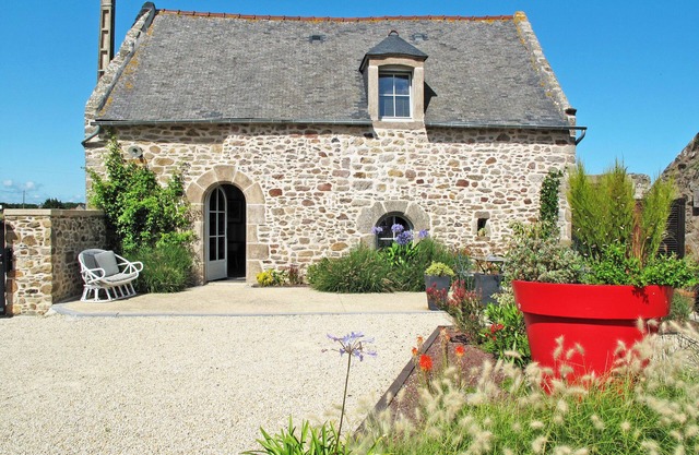 Les Quatrevais by Interhome