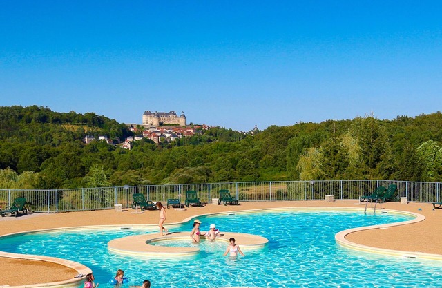 Les SOURCES Comfort, SPA, Pool, Fishing pond, Playground, Jacuzzi.