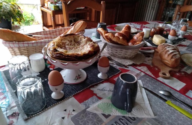Les Trois chambres de LYLY situées a Brou