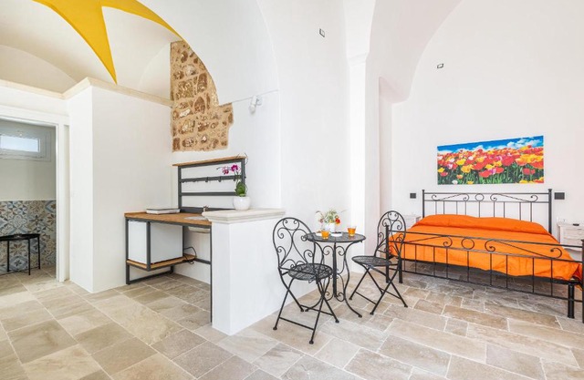 Leucadense by BarbarHouse