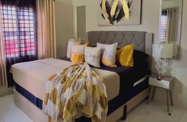 LEY MAR MANOR- EXQUISITE COMFORT