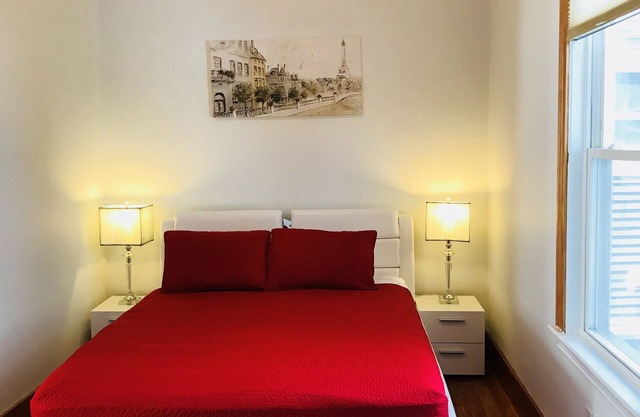 Lg suite for up to 8 ppl/3 floor