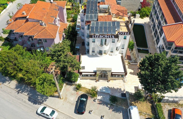 LİZBONİA ÇEŞME OTEL