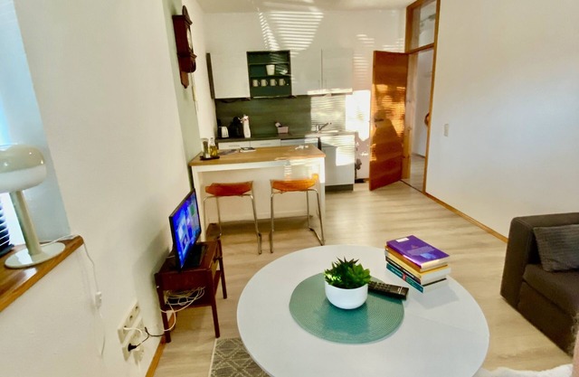Liebevoll Eingerichtete Wohnung in Sehr Ruhiger Lage und Trotzdem Zentral