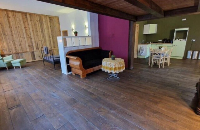 Liebevoll Sanierte Altbauwohnung