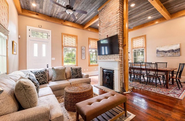 "Life of Riley" 3bd/3ba Irish Channel Home!