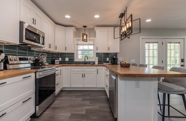 Light-filled apartment in the Appalachian foothills and N Carolina wine country.