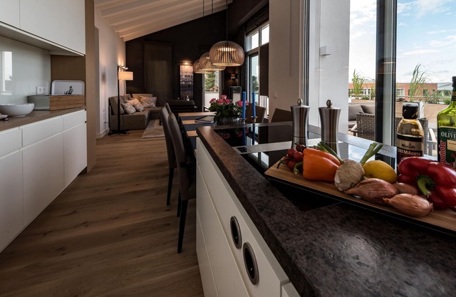 LIGHT-FLOODED PENTHOUSE
