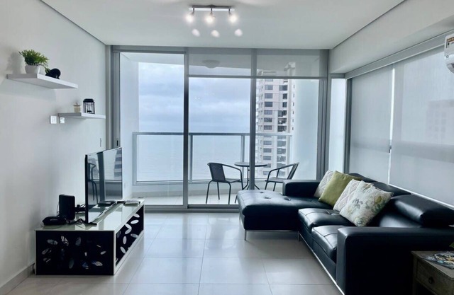 Light Home I Minimalist 1 Bed in Costa del Este