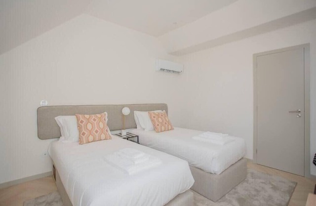 Liiiving in Porto | Luxury Beachfront Apartment VI