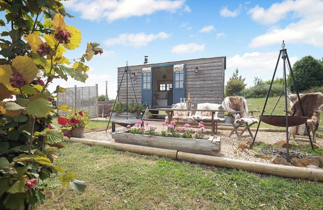 Lillie's Shepherd Hut - UK50230