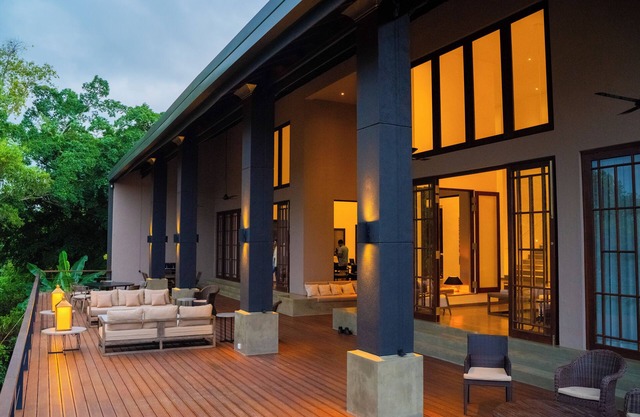 LilyPod Villa