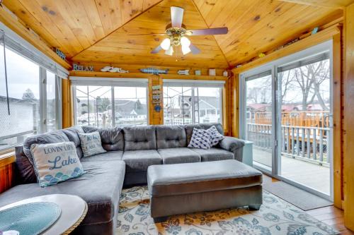 Lime Lake Cottage with Lakefront Deck and Dock!
