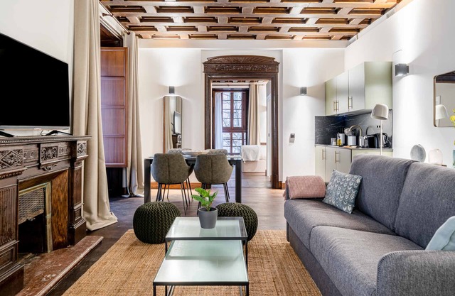 Limehome Vitoria Palacio Álava-Velasco