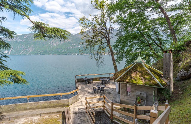 Limonta- Primula Apartment! Access to the Lake!