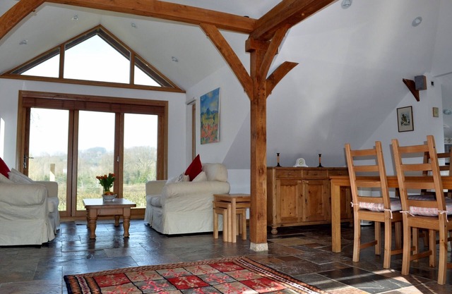 * Little Apple Barn * Hamptons Farmhouse, Child Friendly Holidays