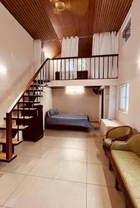 Little Chandhana Guest House