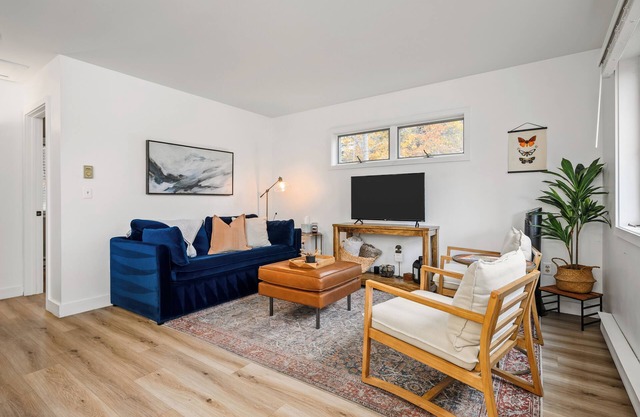 Little Dipper - Cozy Cottage on 400 feet of shared lake frontage