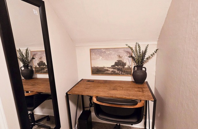 Little Duck Loft - Cozy 1-bedroom apartment with AC and WiFi near Downtown Akron