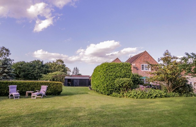 LITTLE PONTUS, pet friendly, with pool in Challock