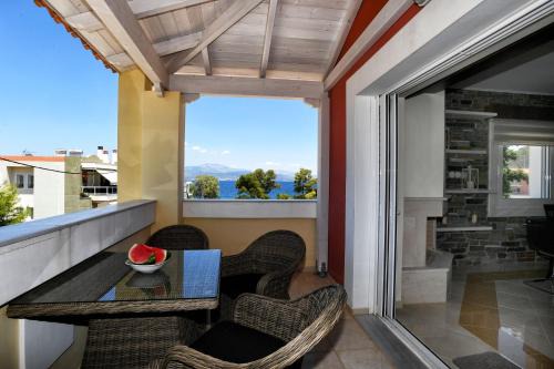 LIVAS Almyri seafront flat