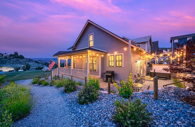 Live Aloha at Chelan Lookout Vacation Rentals