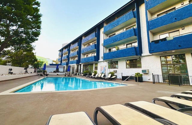 Live in Style and Convenience Near UCLA, Beverly Hills, and Santa Monica!