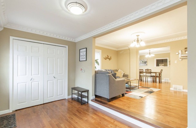 Live like a local in chic 3BR/2BA renovated home🏡