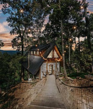 Live Oak Treehouse at Treetop Escapes