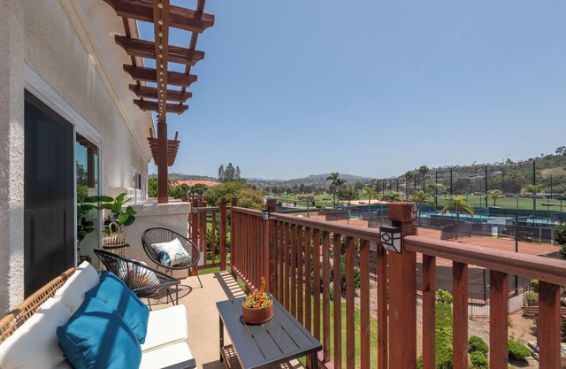Live the Resort Life!