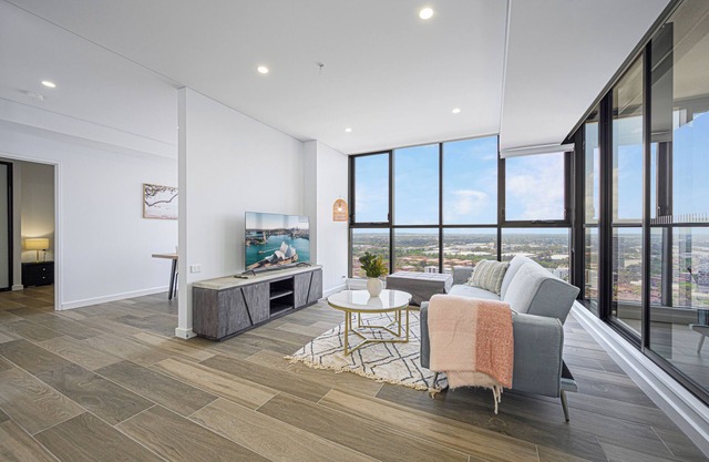 Liverpool Brand new 2 Br Apt City View + Parkingn