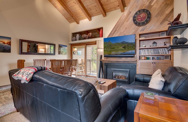 Livin' Lodge: 3 BR, 2 BA in Carnelian Bay, Sleeps 8