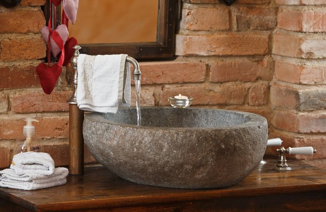 Living in a manor house right on the edge of the forest with wellness areaDog-friendly!