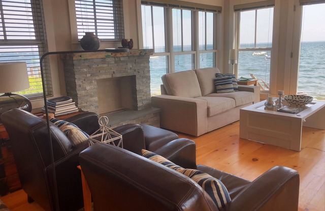 Living on the edge! Breathtaking waterfront living at it’s best!