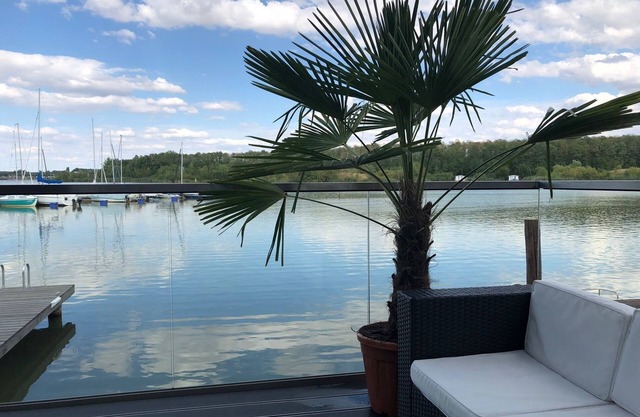 Living right on the lake