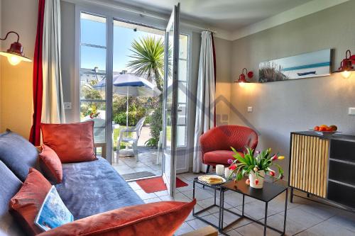 LocaLise - Maison G4 au Guilvinec - A 50m de la mer avec jardin et piscine - Tout à pied, plages, port, centre, commerces, marché - Wifi inclus - Animaux bienvenus - Linge de lit inclus