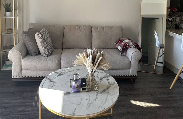 Located at the center of DFW. 15 minutes from both Dallas airports and downtown.