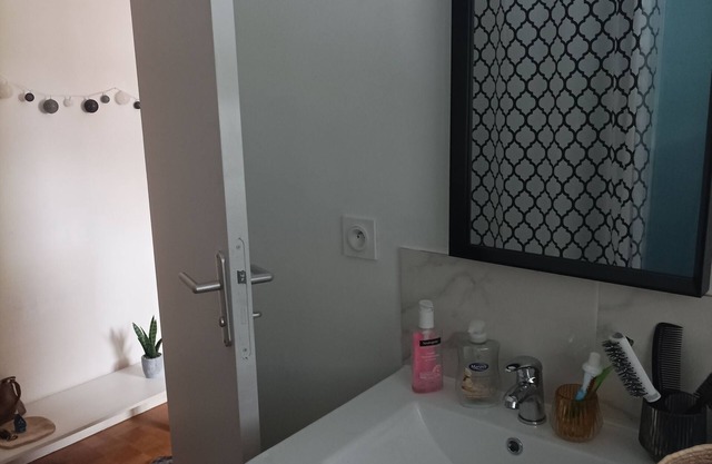 Location Féminine Chambre