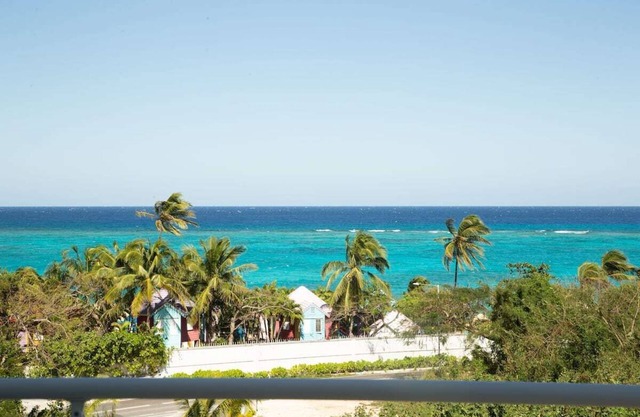 Location , Location, Best location ! OCEAN view