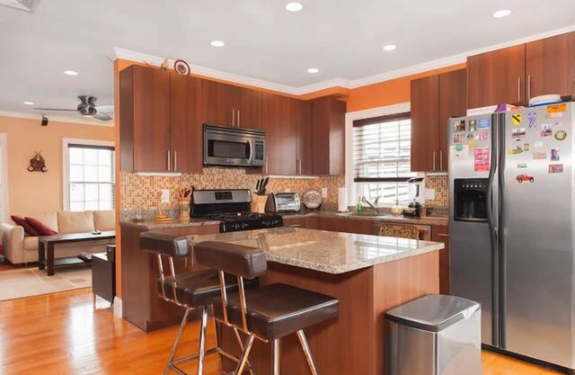 LOCATION, LOCATION LOCATION, 2 Bed, 2 Bath Luxury Condo