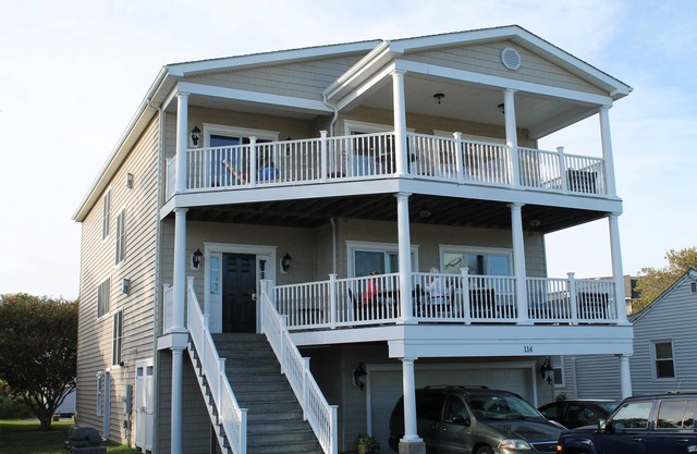 Location, Location, Location! Immaculately Kept!