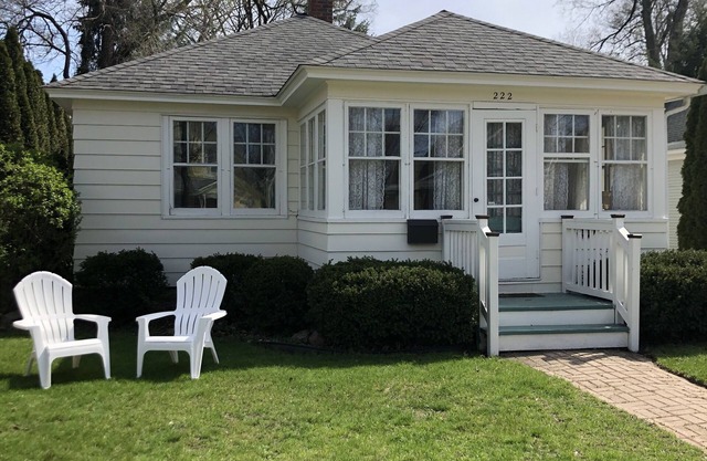 Location, Location, Location! Historic District near downtown