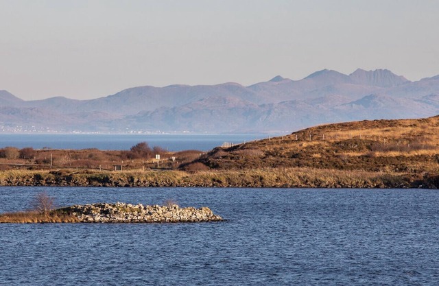 Lochside, Ellishadder