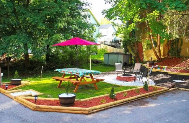 Lock Haven Home w/Fire Pit & BBQ with game room & Deck 3 min Walk to Main St