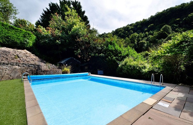 Lodge by River Wye with Private River Access
