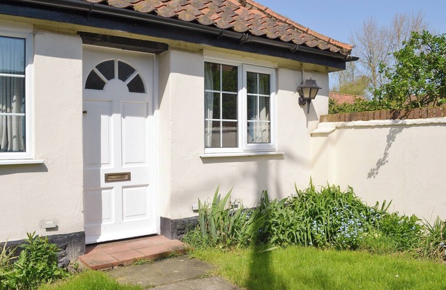 Lodge Cottage - B6008