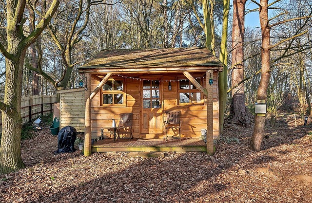 Lodge in Suffolk Countryside with BBQ