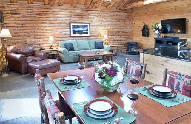 Lodges at Cresthaven